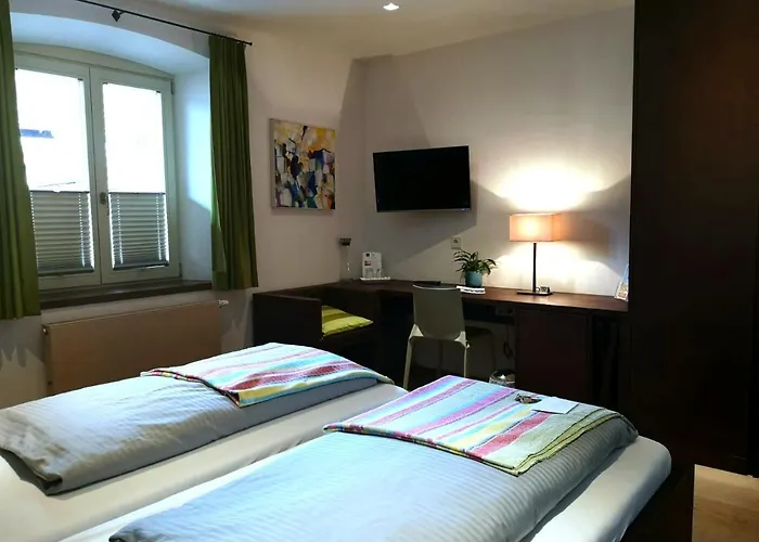 Hofwirt Otel *